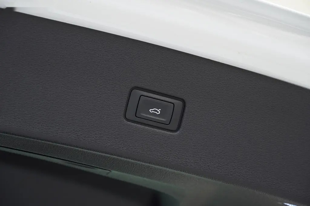 Audi Q8, 55TFSI,25TKM,ZÁRUKA 2027,ČR, - 11