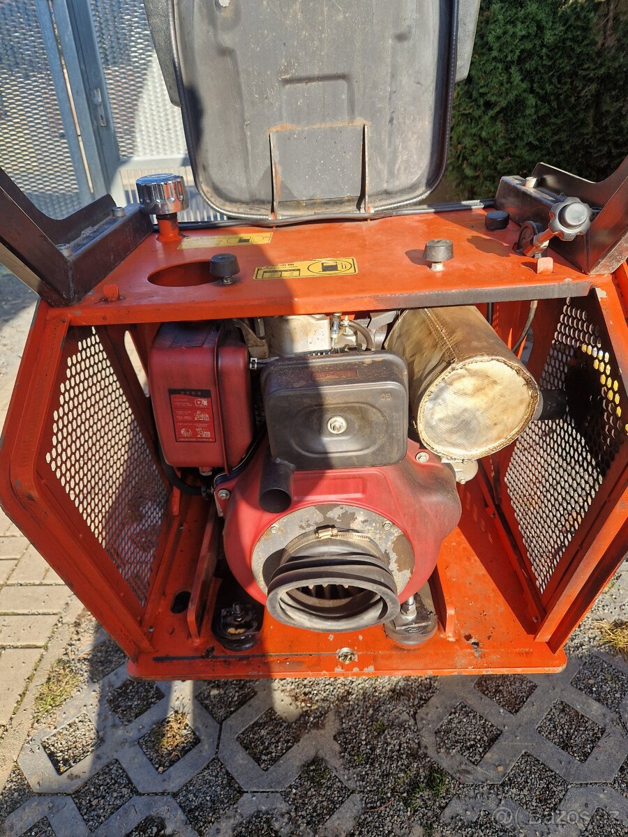 Prodám pasový minibagr Digger D 800 - 11