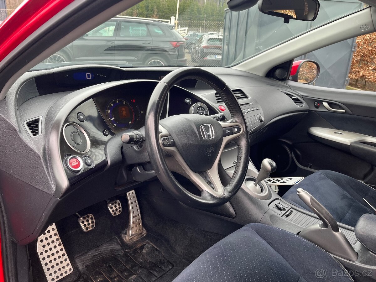 Honda Civic 8.gen. - 11