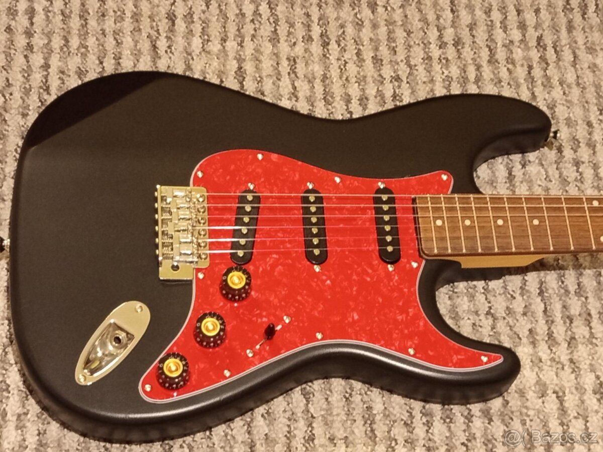Elektrická kytara STRATOCASTER - 11