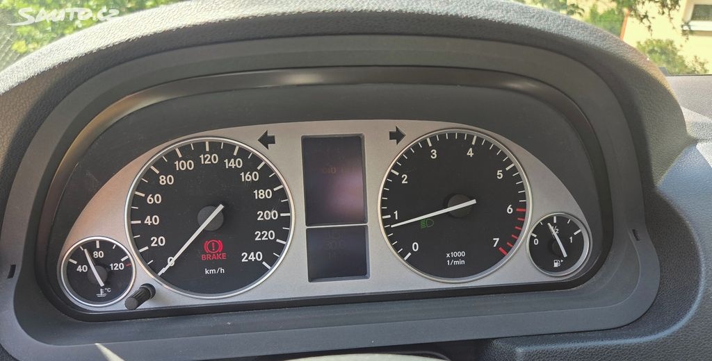 Mercedes-Benz Třídy B, B 170 85 kW - 11