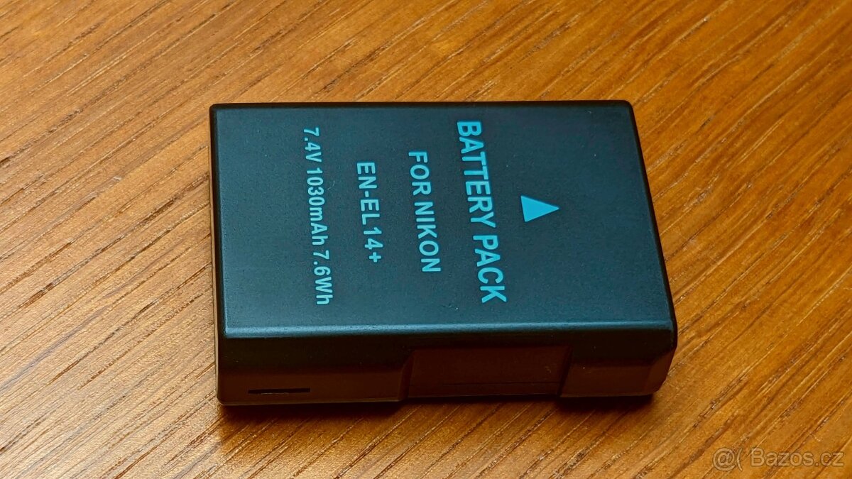 Nikon D5100 + 3 objektivy + další příslušenství - 11