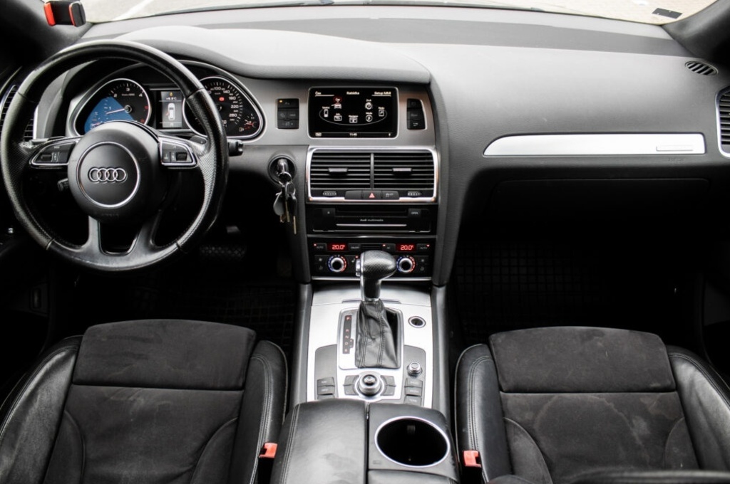 Audi Q7 3.0 TDI quattro Tiptronic S-line (2011) - 11