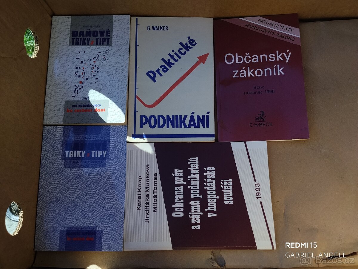 Soubor Knih o Právu, Podnikání a Ekonomii - 11