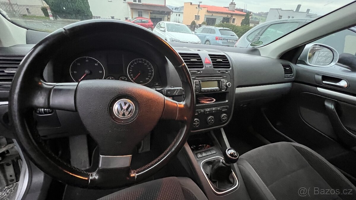 Prodej osobního automobilu Volkswagen Golf AC Kombi - 11