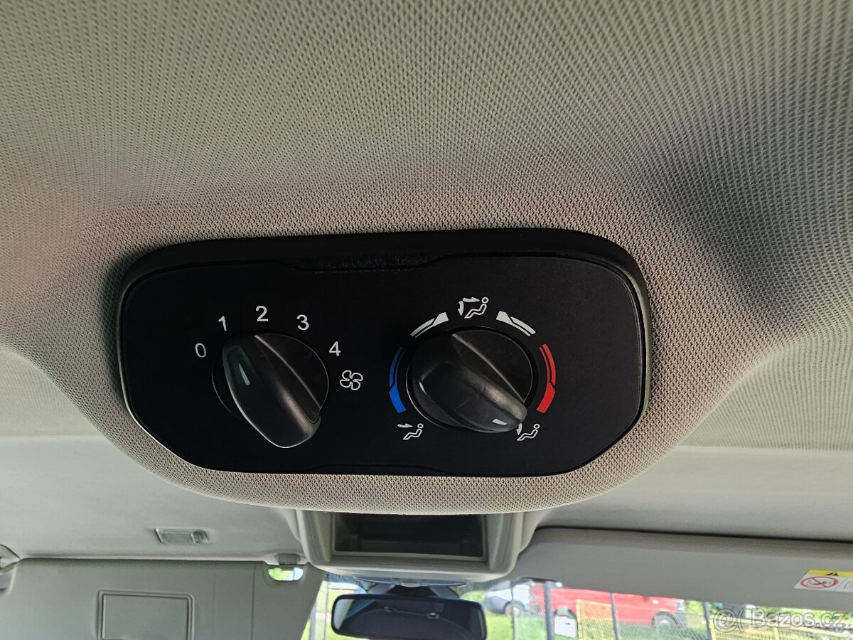 Ford Tourneo Custom 2,2tdci 114kw Titanium model 2015 - 11