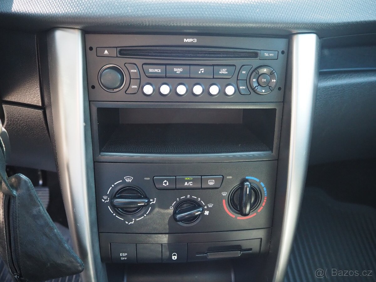 Peugeot 207 SW OUTDOOR 1.6 HDI PANORAMA - 11