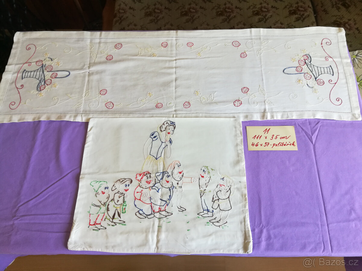 Prodám retro kuchařky na zeď, zástěru vyšívanou a dečky - 11