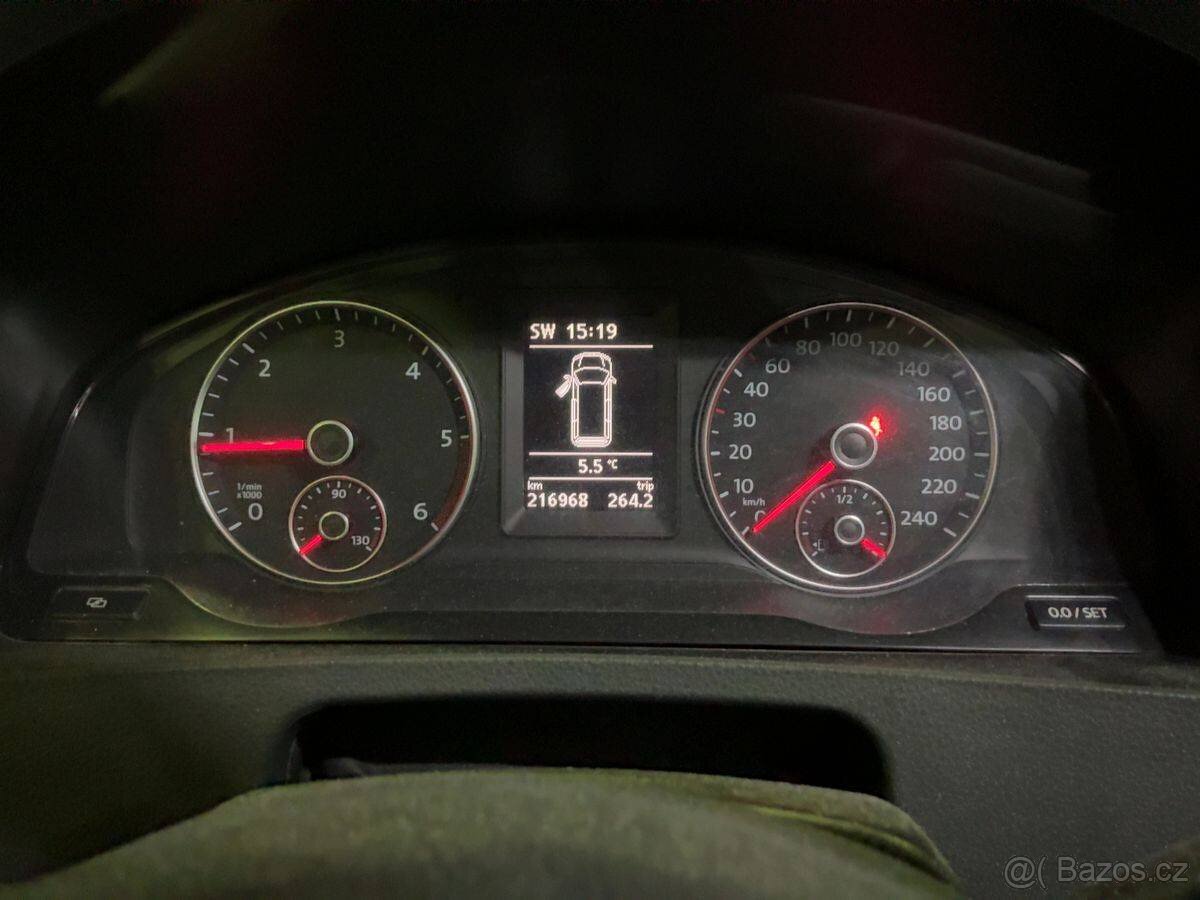 VW Multivan T5 2.0 TDI 103kW,7.sedadel,Webasto,Tažné. - 11