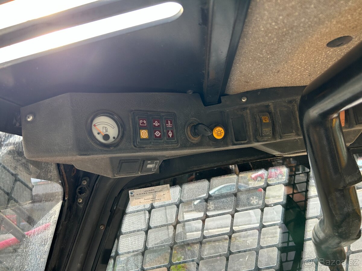 JCB Smykový nakladač - 11