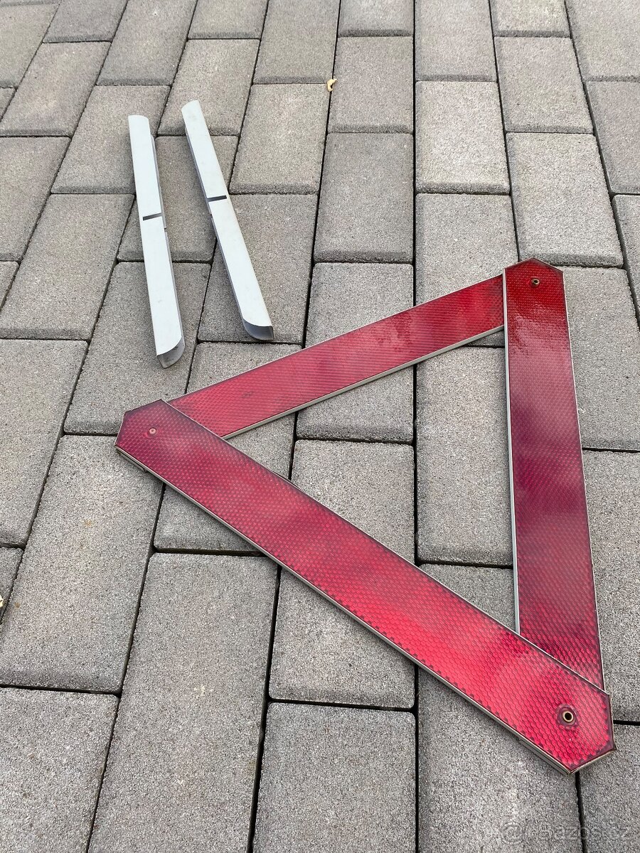 Výstražný trojúhelník retro - 11