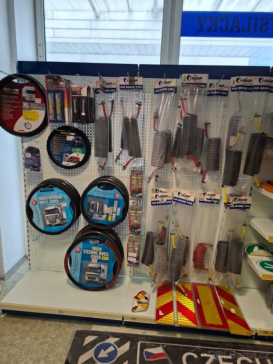 Prodám náhradní díly + autodoplňky pro kamiony. - 11