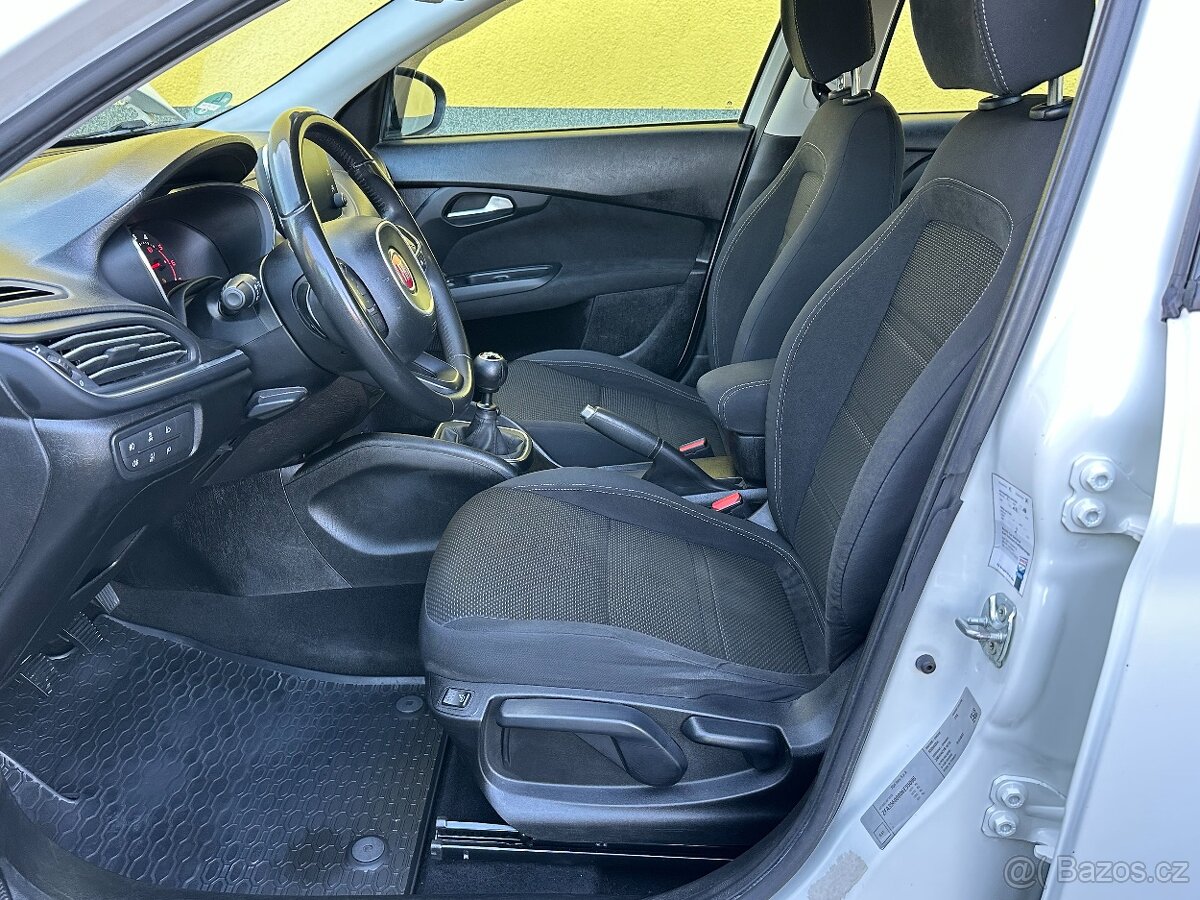 Fiat Tipo Kombi 1.6Multijet Lounge 88kW r.v. 2016 - 11