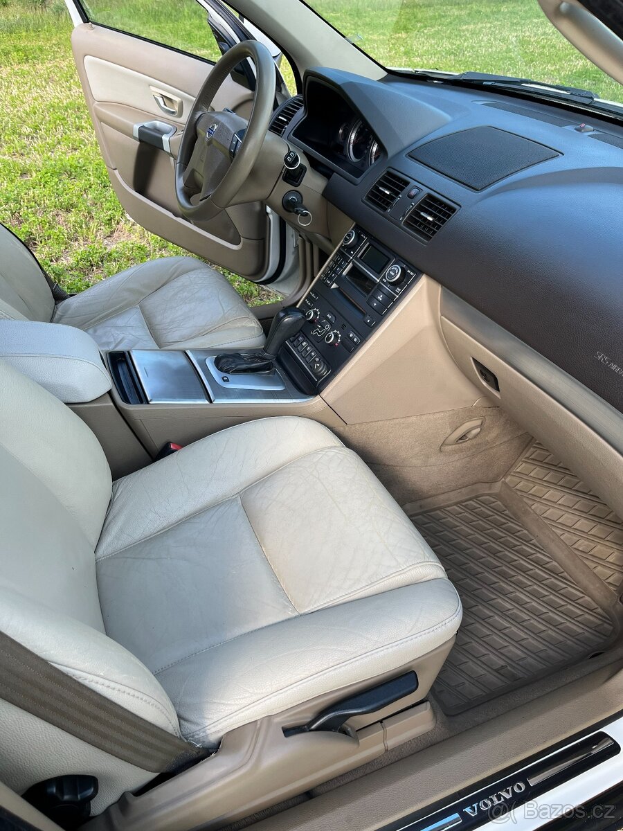 VOLVO XC90 3,2 6 válců benzín - 11