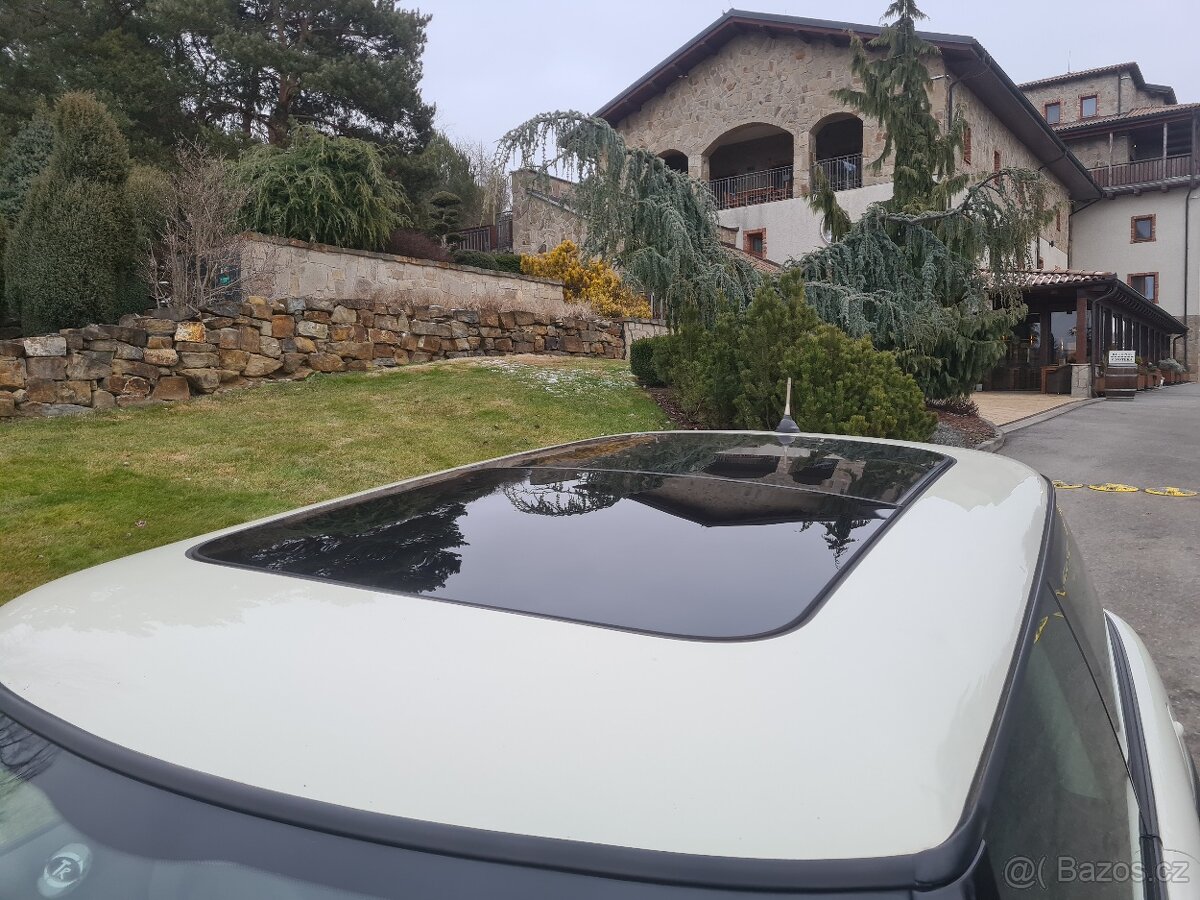 MINI ONE 1,6i 72 kW AUTOMAT PANORAMA - 11