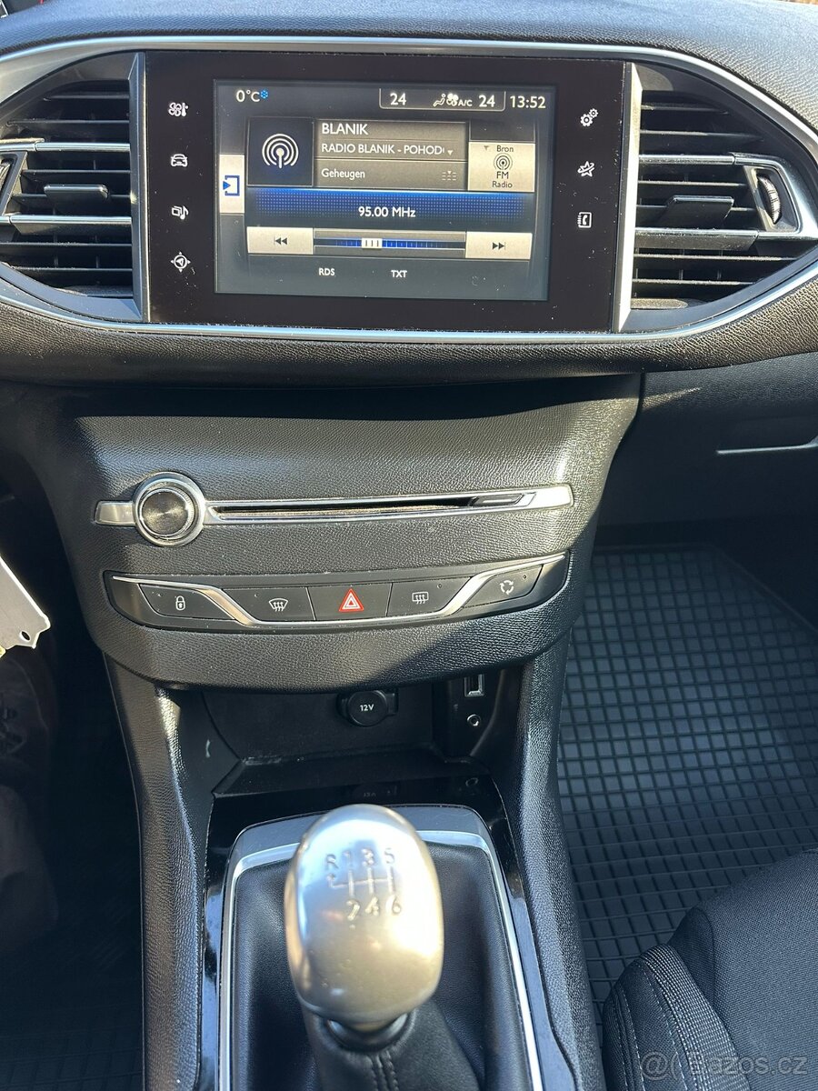 Peugeot 308, 1,6 HDi 88 kW PANORAMA . - 11