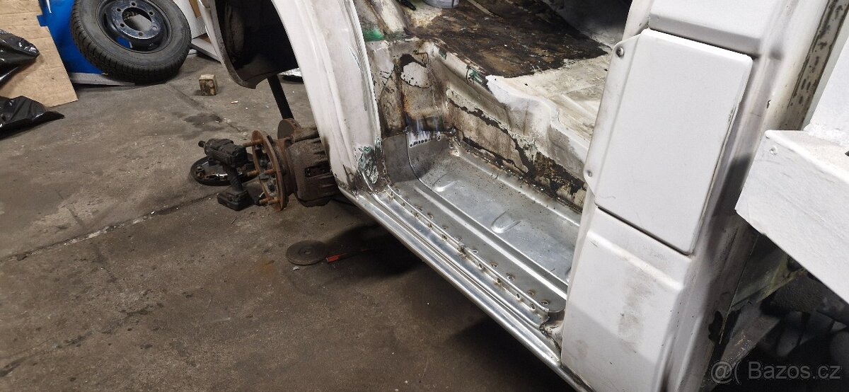 Mercedes Sprinter 412D Odtahovka - 11