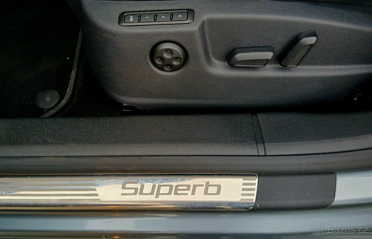 Superb Combi 2.0 tdi 110 000 Km - 11