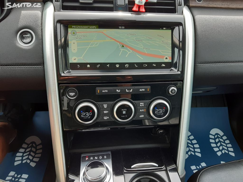 Land Rover Discovery 3.0 HSE AWD,7 míst,max.výba,ČR - 11