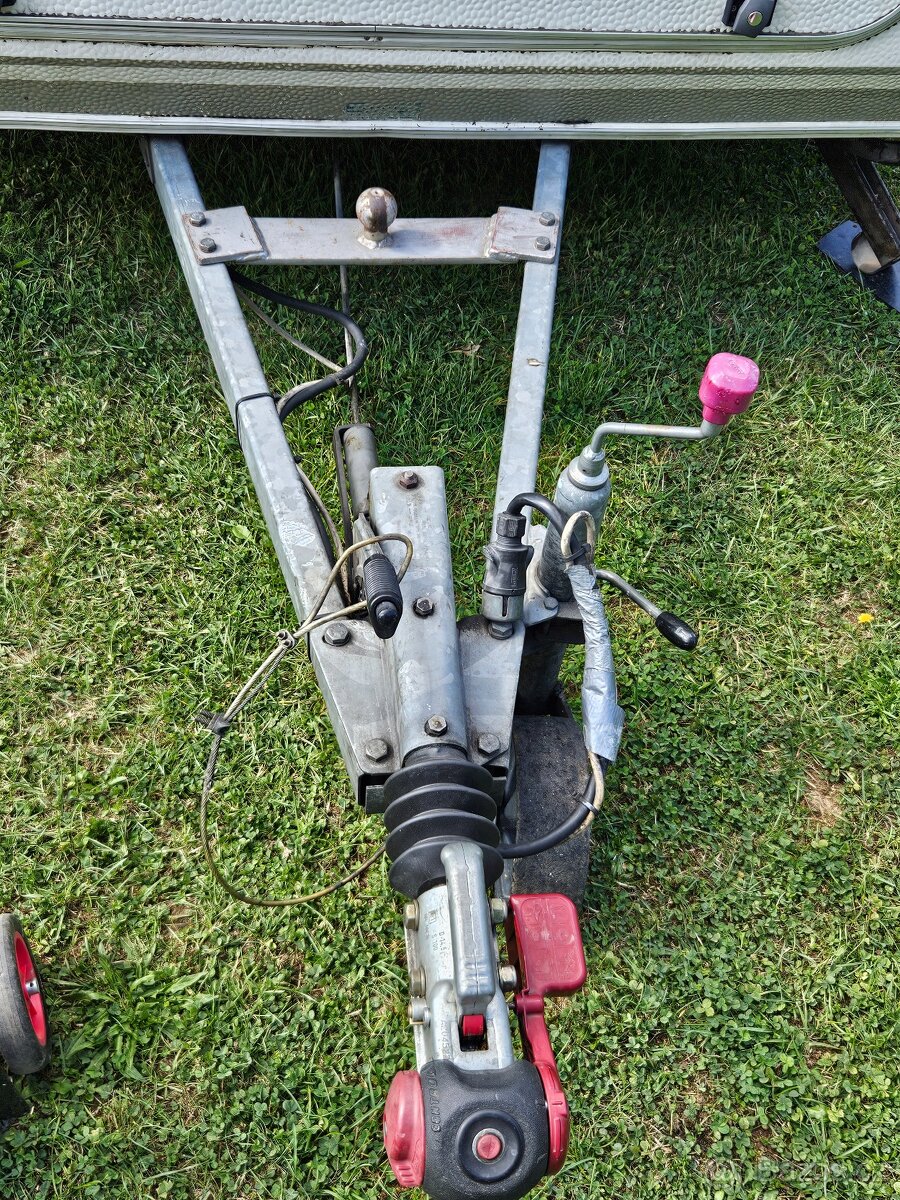 Karavan Knaus Südwind udržovaný,garážovaný,suchý.... - 11