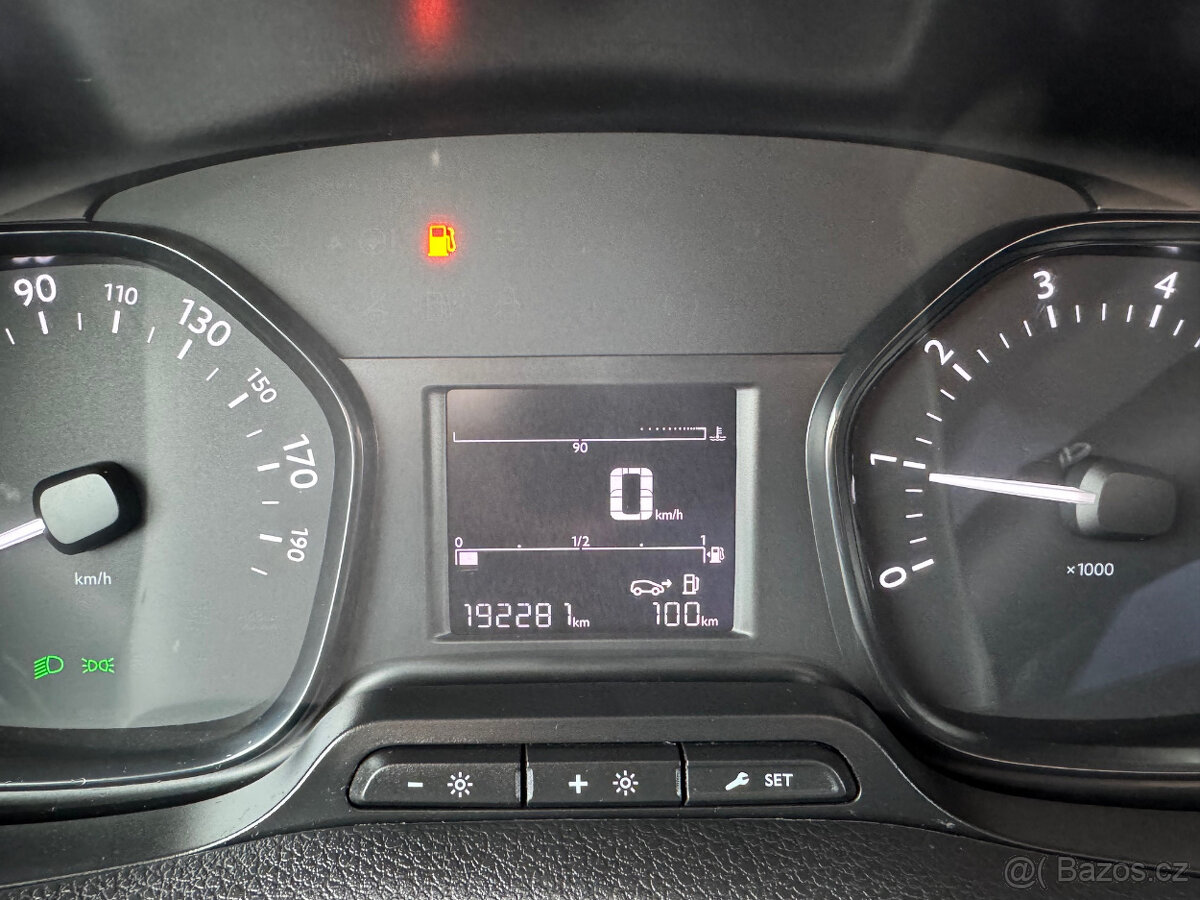 CITROEN JUMPY 1.5 BlueHDi 88kW L2H1 KOUPENO V ČR ODP. DPH - 11