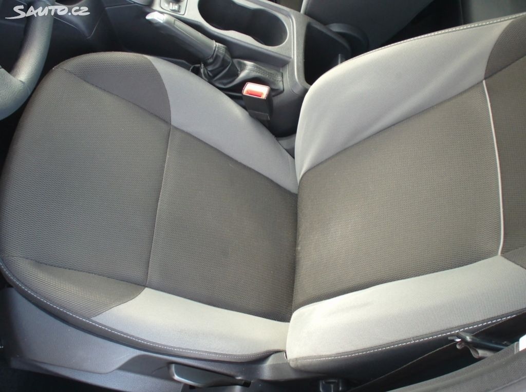 Ford Focus 1,6 16V kombi parksenzory,vyhřív sedadla,serviska - 11