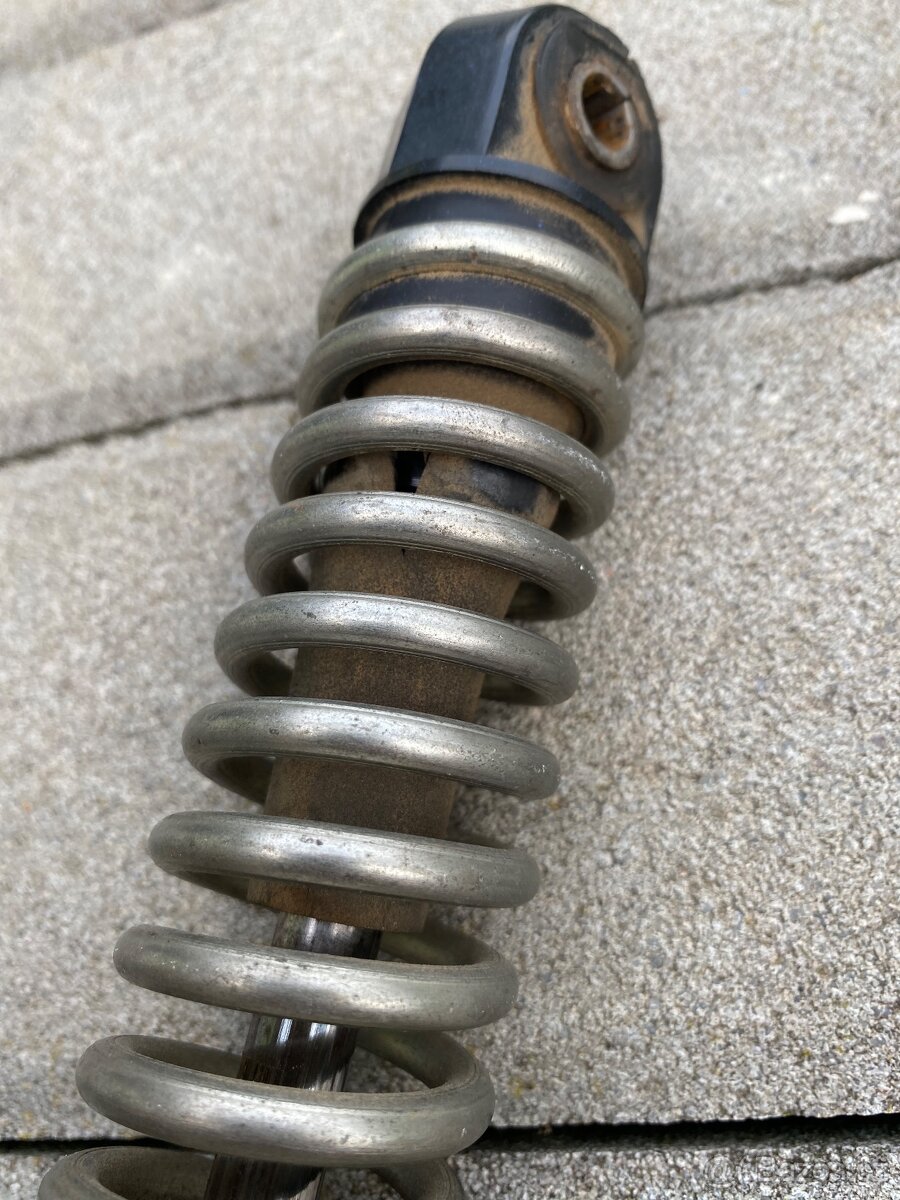 Zadní tlumiče Babetta 210 - 11