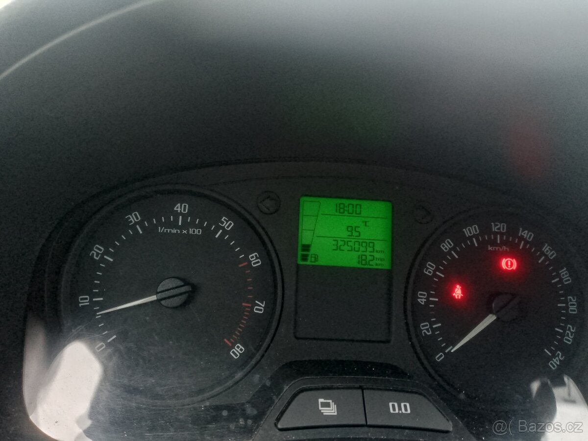 Fabie 2 1.2 TSI  63 kW rok 2010 , nutné se sviz Dobrý stav - 11