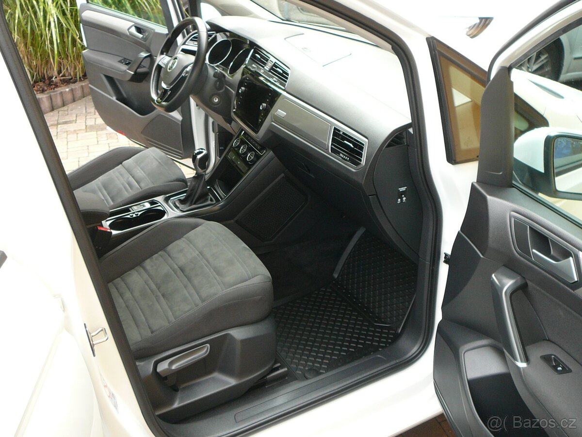 VW TOURAN 2.0 TDI 90KW FULLLED NAVI ACC FRONT EL.TAŽNÉ 2021 - 11