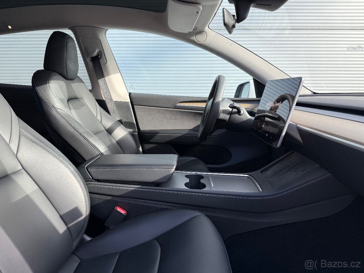 Tesla Model Y Long Range 4x4 záruka 2030 DPH - 11