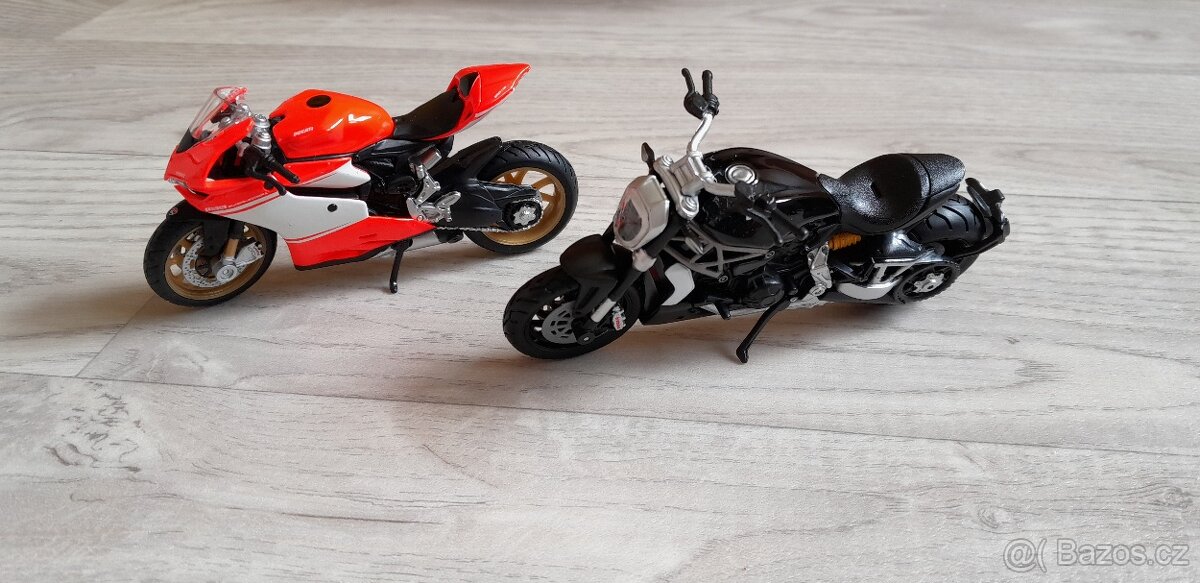 motorky modely 1/18 Maisto - Bburago - 11