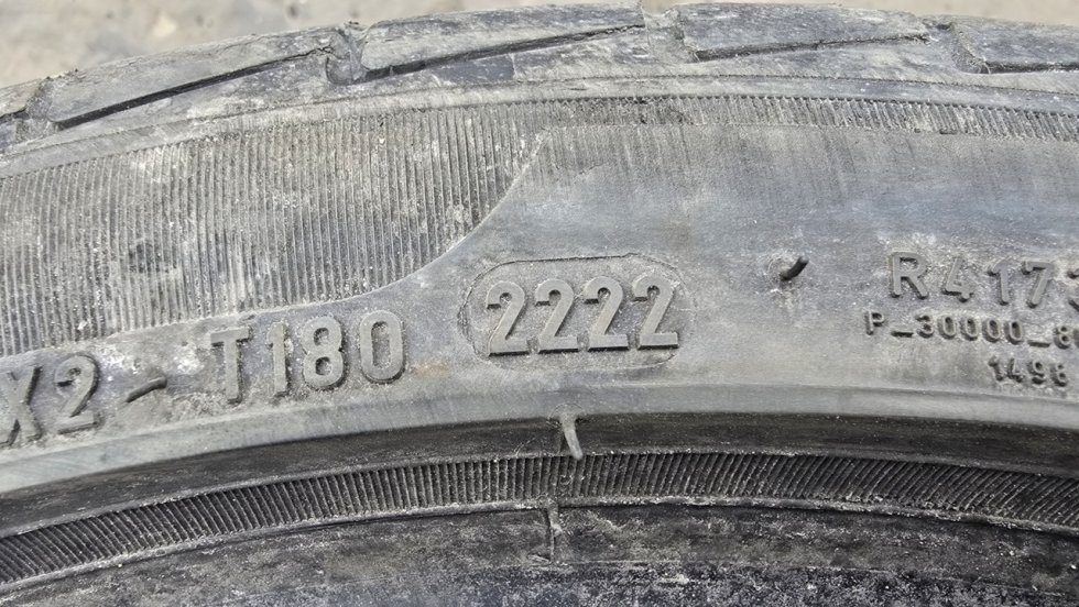 Letní pneu 225/40/19 PIrelli Run Flat - 11