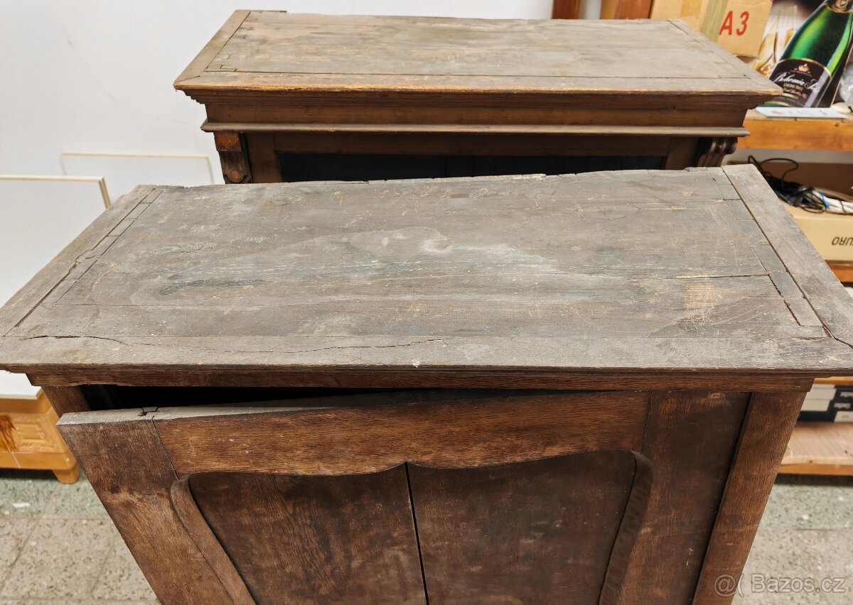 Starožitná skříň šatní "plná" ozdobný lem - 11