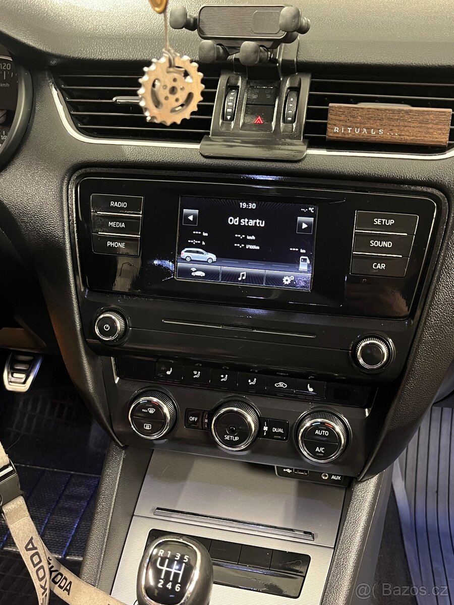 Škoda Octavia 3 combi 2.0tdi 110kw - 11