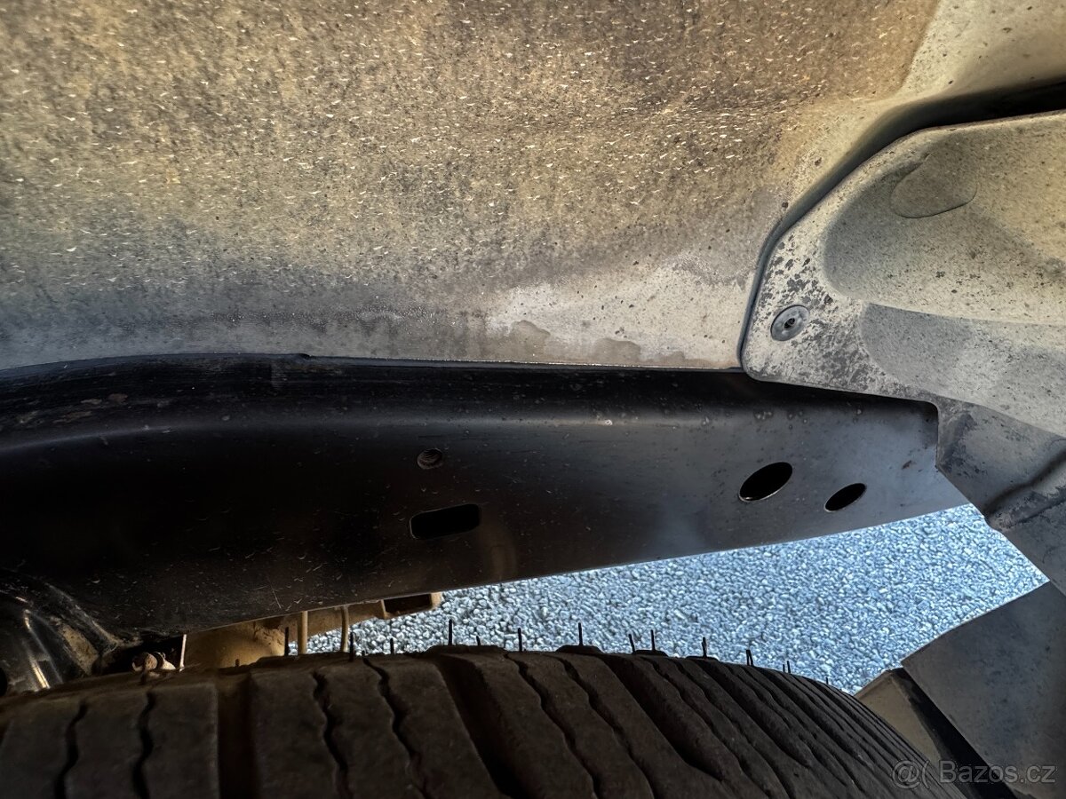 Toyota Land cruiser 120 3,0 122KW pôvodný lak/Top bez hrdze - 11