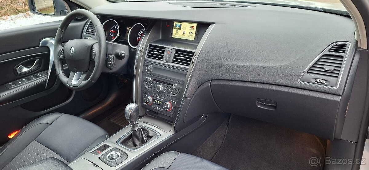 Renault Latitude 2.0dci - 11