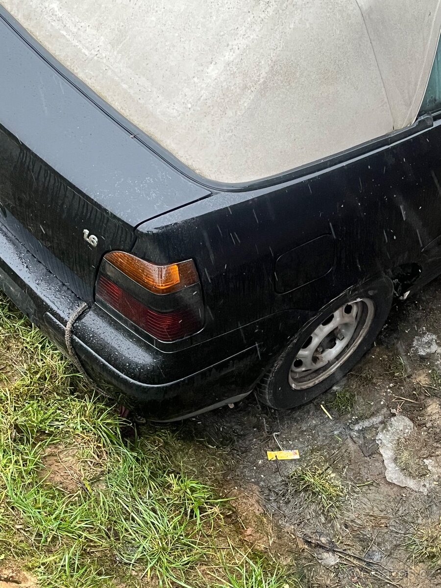 Prodám Volkswagen golf cabrio 1.6 - 11