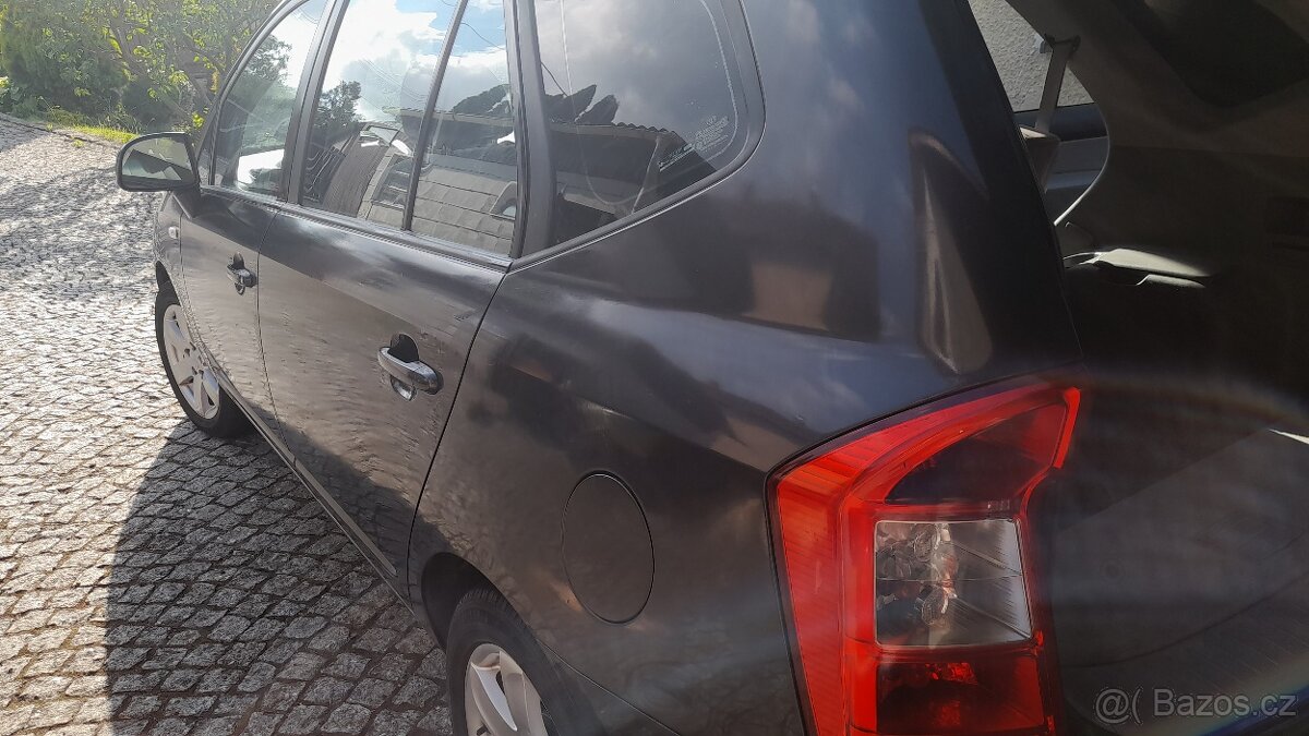 Kia Carens 2.0 CRDi 16V 103kW rodinné auto-SLEVA - 11