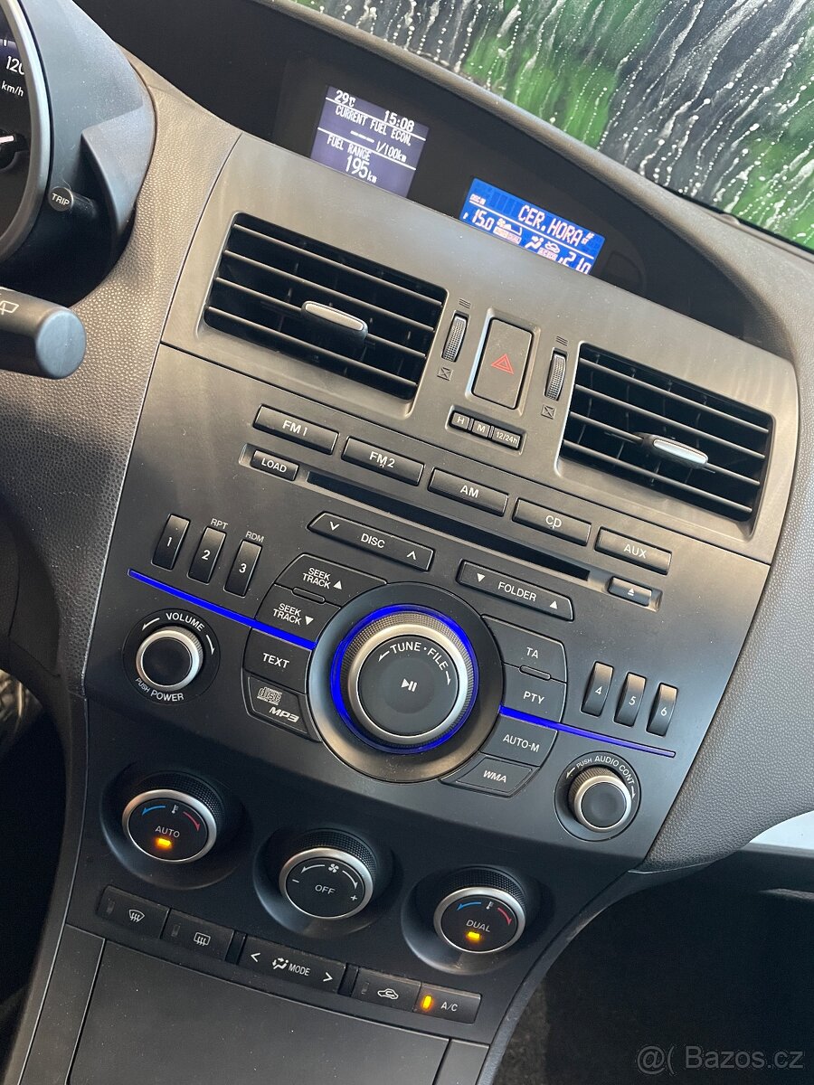 Mazda 3, 1.6, 77 kW, najeto 35 tis km, ČR, první majitel - 11