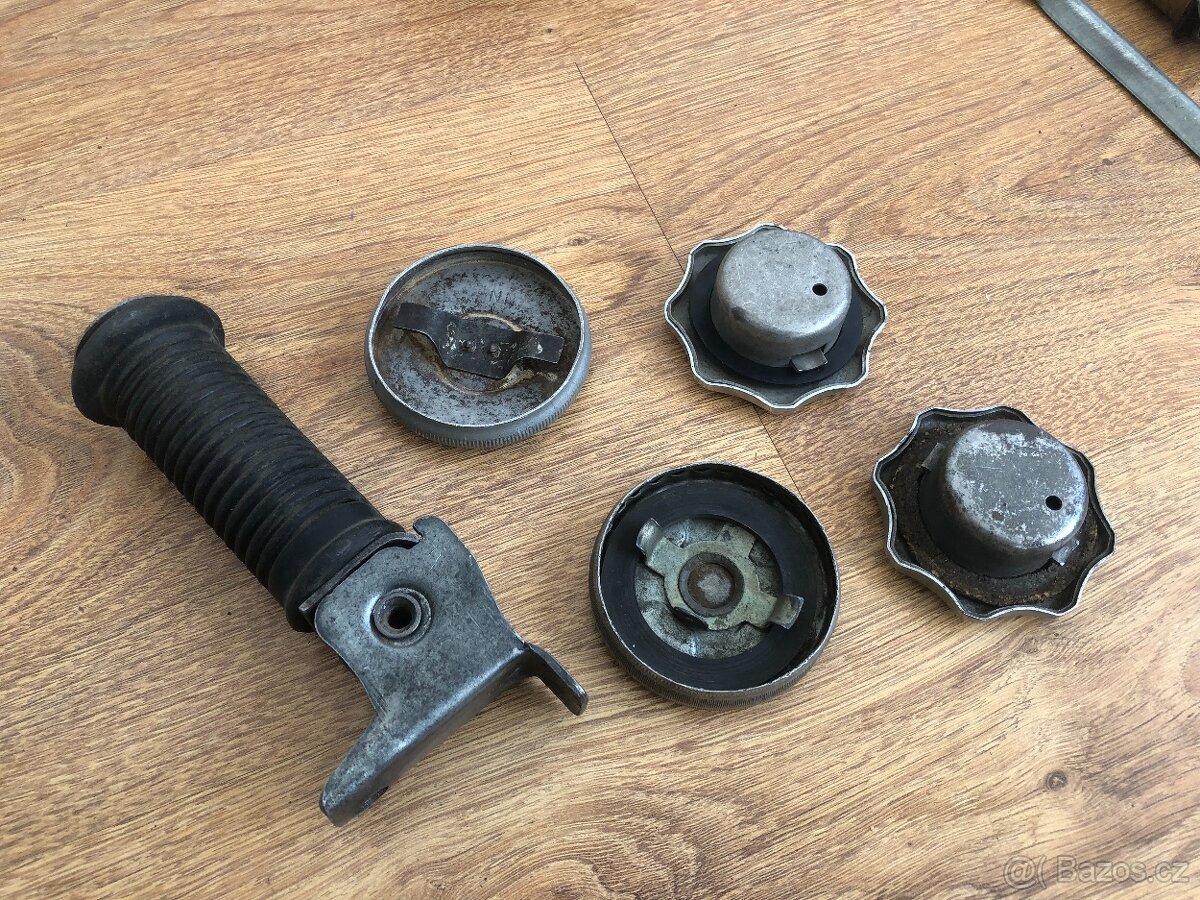 Prodám náhradní díly na motocykl ČZ 175 / 476 a čz 125/476 - 11