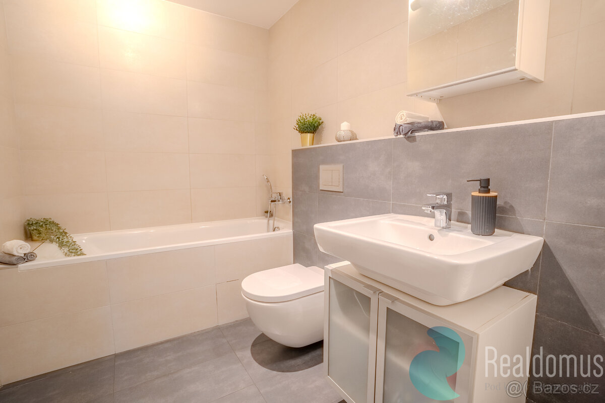 Prodej bytu 2+kk, Praha 3, Strašnice, Zvěřinova - 11