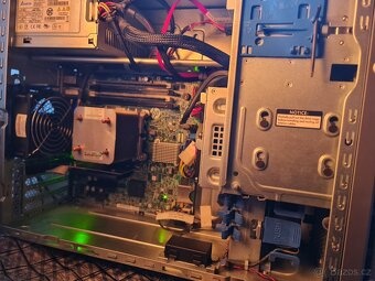 HP Proliant ML310e Gen8 Xeon E3-1220 V2 3,10Ghz 4x 8GB DDR3 - 11