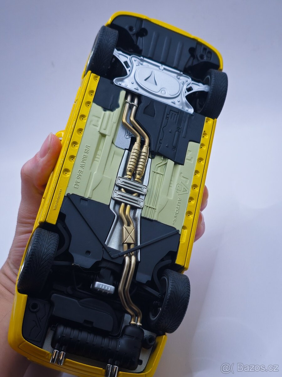 BMW E46 M3 1:18 AutoArt - 11