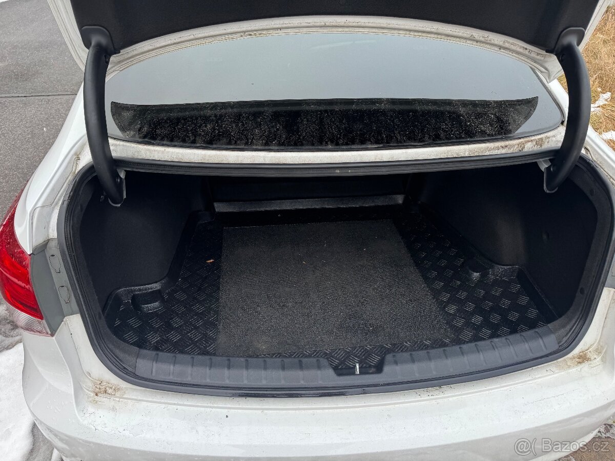 Hyundai i40 TOP VÝBAVA - 11