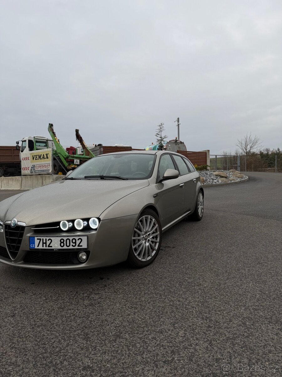 Alfa Romeo 159 Sportwagon 2.4 JTDM, 2007, 238 000 km, manuál - 11