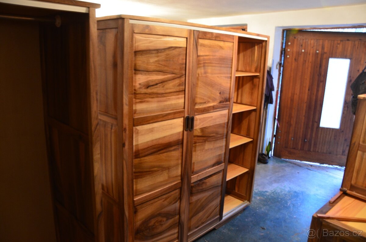 skříně s nástavci, masiv ořech - 11