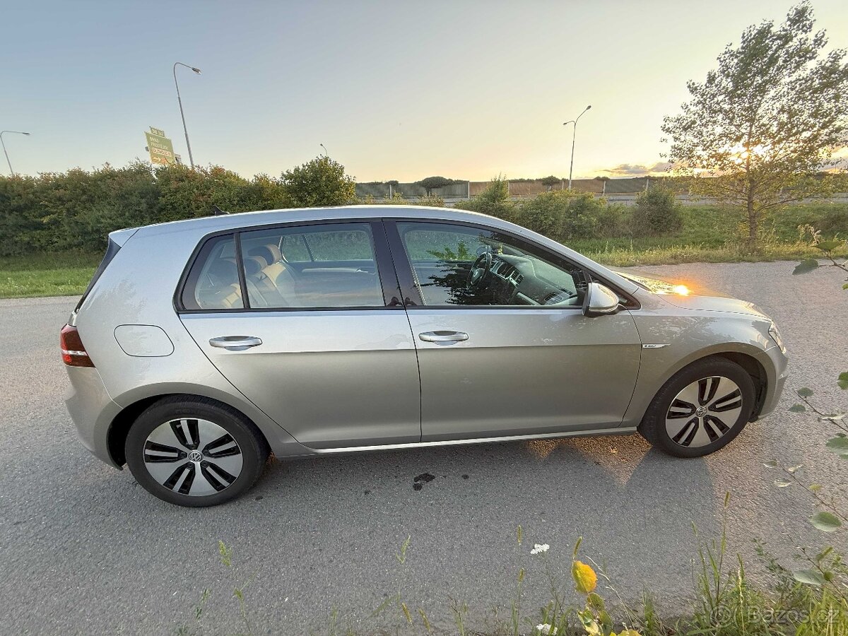 Nabízím zachovalý elektromobil VW E-Golf 85kW Tepelné čerpad - 11