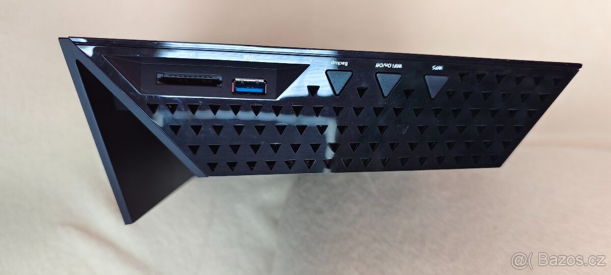 WiFi Router Netgear WNDR4700 CENTRIA - TOP stav - 11