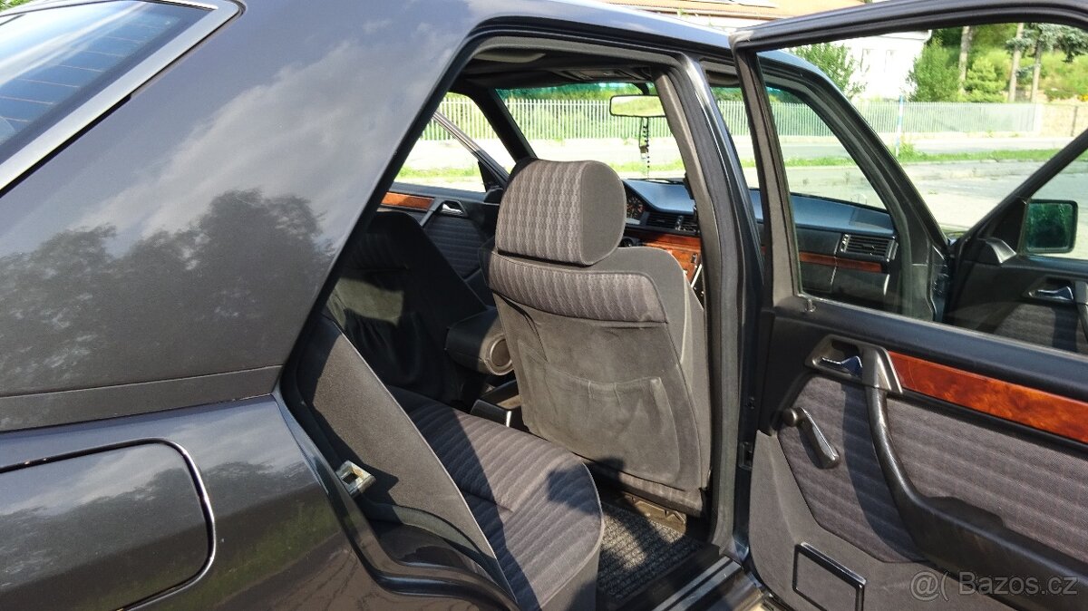 Mercedes - Benz W124 - 11