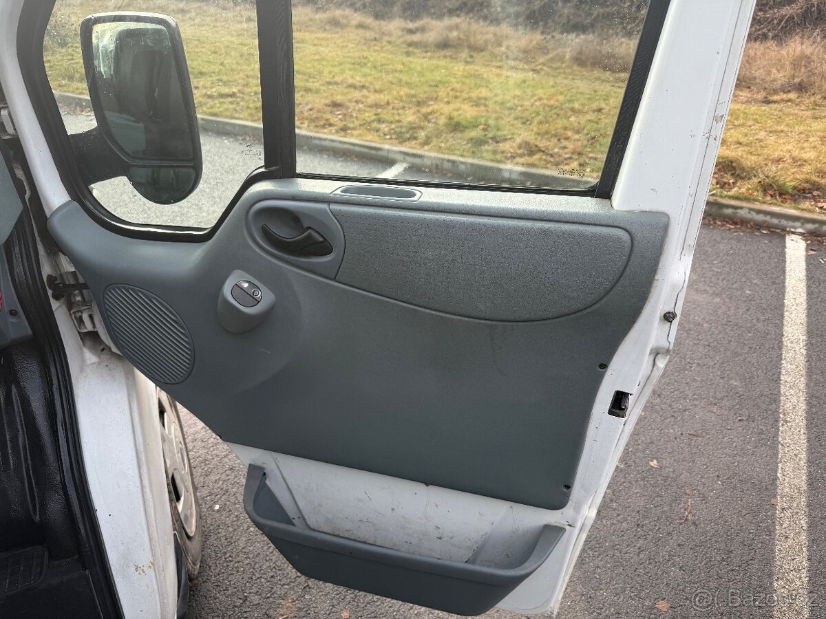 Ford Transit 2.2 TDCI 85kw 9 míst - 11